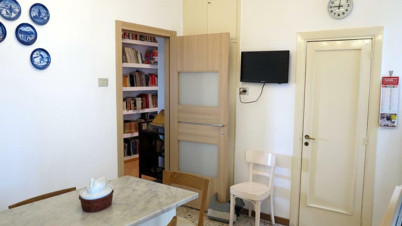 Spacious Panoramic Apartment - Half Way Center-Vomero District Nápoles Exterior foto